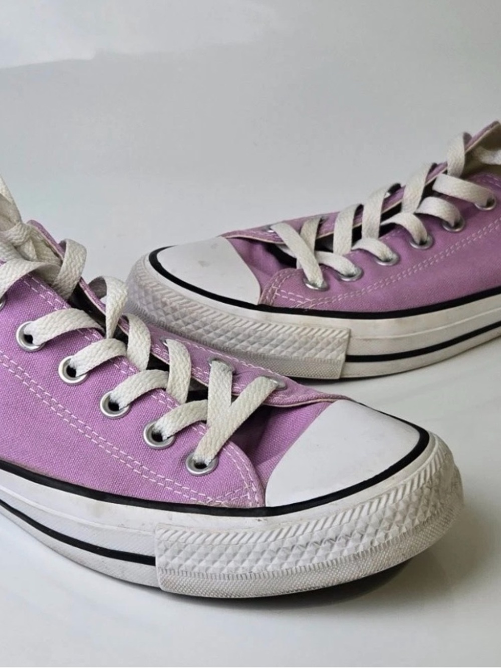 Lavender Low-Top Canvas Athletic Sneakers with White Accents